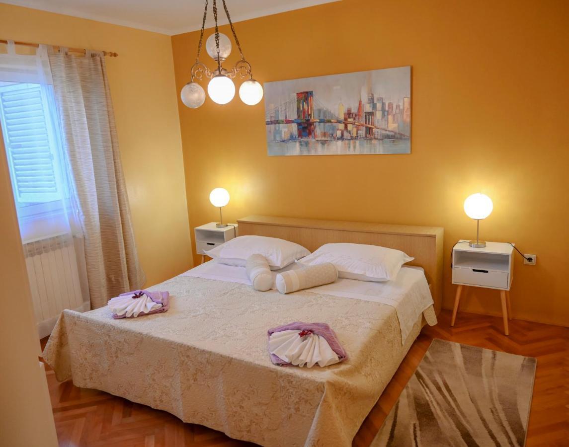 Apartment Damir Traù Esterno foto